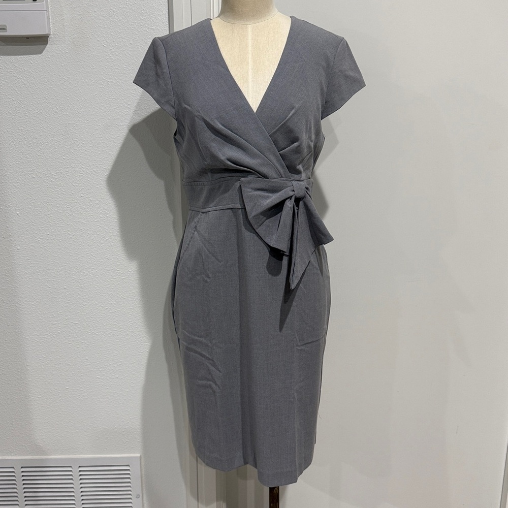 Sandra Darren Gray Cap-Sleeve Bow Front Dress – Size 12 - Picture 3 of 12
